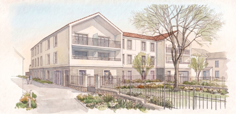 Perspective architecturale en esquisse aquarelle montrant le rendu d'un projet de 21 logements en milieu rural. Le bâtiment principal est un collectif de trois étages (R+2) avec une base en briques claires, des façades claires et une toiture en tuiles rouges. Il dispose de balcons aux garde-corps en fer forgé. Au premier plan, une rue pavée borde un jardin paysager clos par une grille en fer forgé sur un muret de pierre. Deux piétons s'approchent d'un portail d'entrée. De grands arbres matures, dont un arbre sans feuilles au centre-droit, et des arbustes encadrent la scène sous un ciel pastel doux.